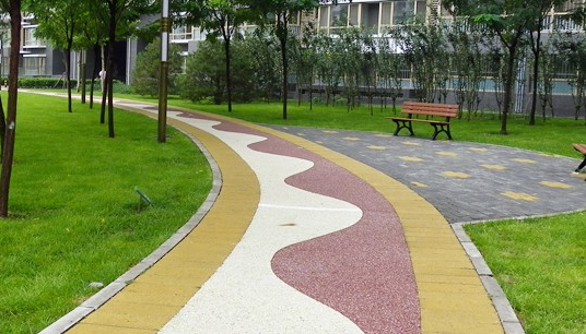 什么是彩色透水地坪